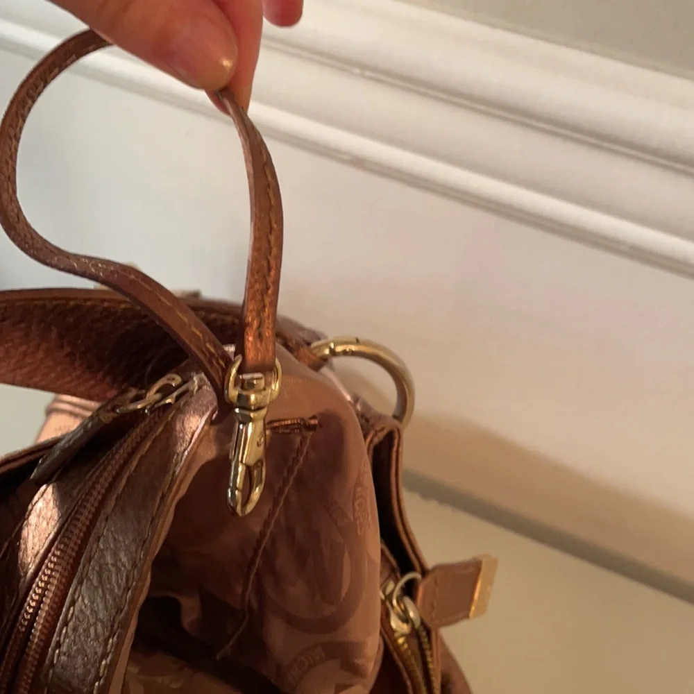 Authentic Michael Kors Metallic Copper Soft Leather Shoulder Bag Purse - Picture 8 of 15